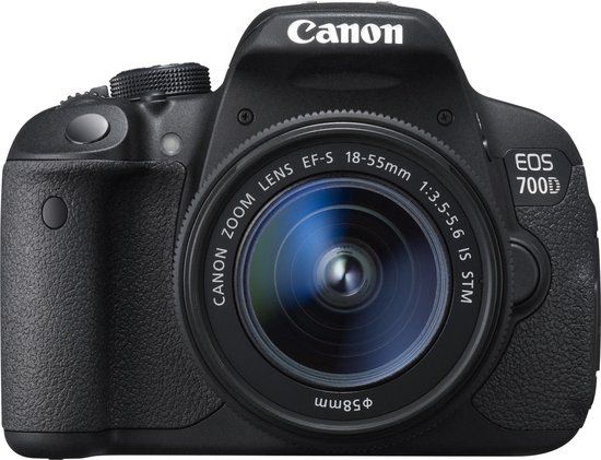 Canon EOS 700D + EF-S 18-55mm