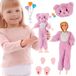 Woopie Pop in een pretpark met teddybeerkostuum