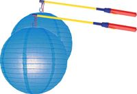 Shoppartners Sint Maarten 2x stuks blauwe lampionnen 25 cm met 2x lampionstokjes