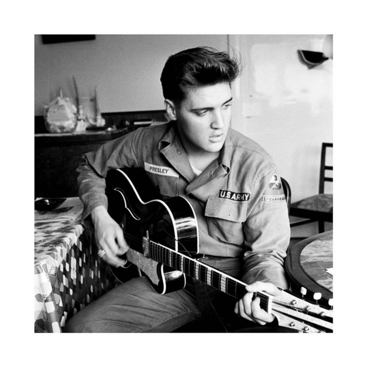 Pyramid elvis presley us army kunstdruk 40x40cm