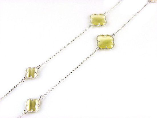 model Fiori gesloten klavers collier in zilver parelmoer klavers