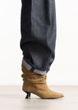 Sacha Dames Beige suède slouchy enkellaarsjes met hak - Maat 41
