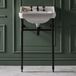 Hudson Reed Richmond Lavabo sur pieds rétro – 56 cm – Porte-serviettes Noir – 3 trous