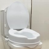 OrtoPrime Toiletbrilverhoger voor volwassenen, met deksel, hoogte 10 cm, orthopedische wc-bril met zijdelingse veiligheidssluitingen, universeel, aanpasbaar