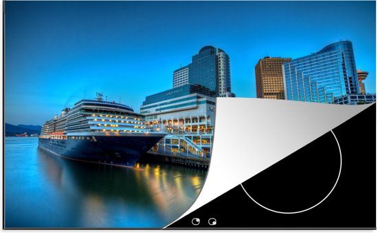 KitchenYeah® Inductie beschermer 77x51 cm - Cruiseschip met een modern stadsgezicht - Inductiebeschermer - Inductiemat