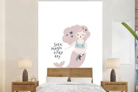 Nr1Wallpaper Behang - Fotobehang Kinderillustratie van een zeemeermin met de quote Seek magic every day - Breedte 145 cm x hoogte 220 cm