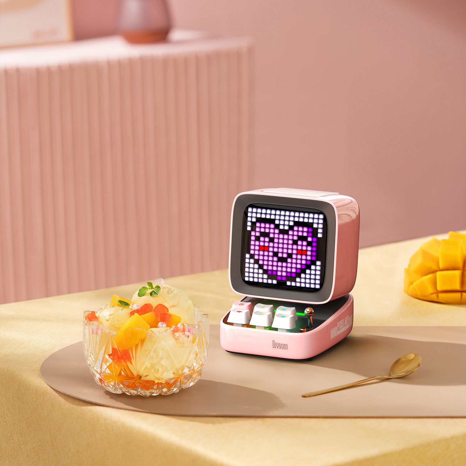 Divoom Ditoo Pro - Draadloze Portable Speaker - Pixelart - Roze