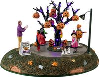Lemax Spooky Town - Trick or Treaters Parade