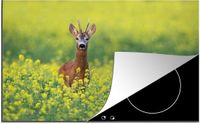 Merkloos KitchenYeah® Inductie beschermer 80x52 cm - Ree in een veld vol bloemen - Inductie kookplaat accessoire