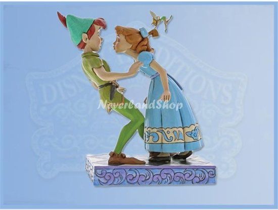 Disney Traditions (Jim Shore) Disney beeldje - An Unexpected Kiss - Peter Pan, Wendy & Tinker Bell