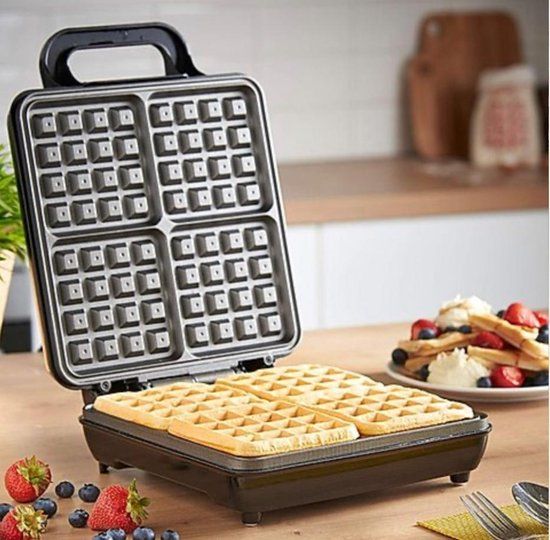 Waffle Maker - 4 Waffles - Black