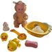 Halay BV Poppenset met Giraffe onesie - 9-Delig - Bébé pop met drink- en plasfunctie - Inclusief badspeelgoed en accessoires