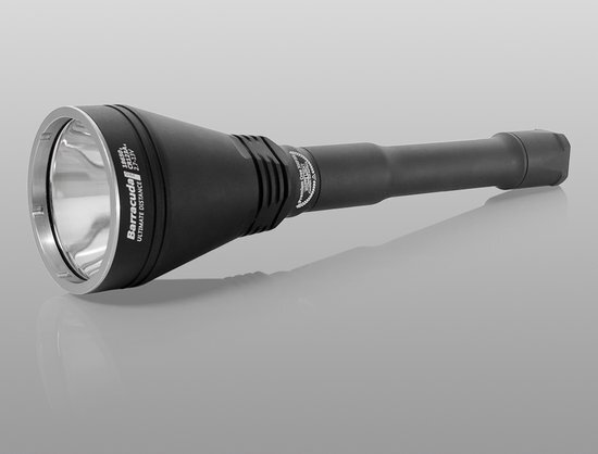 Armytek Barracuda Pro warm Handlamp werkt op een accu LED 1720 lm 12000 h 303 g