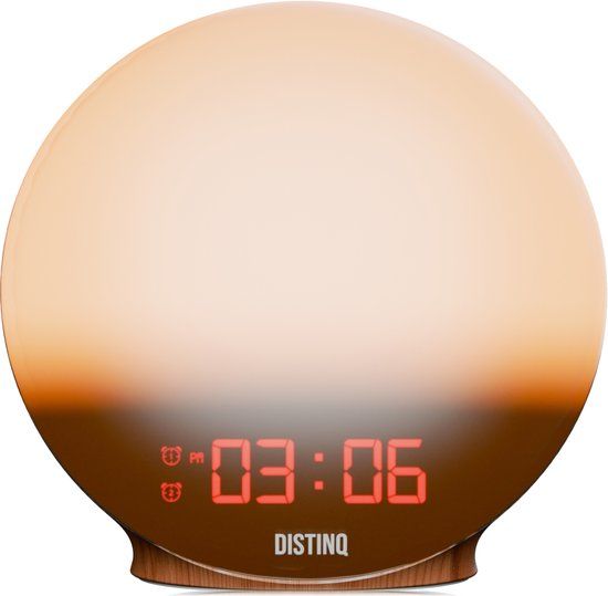 DistinQ Wake-Up Light - Wekkerradio met dubbele wektijd - Houtkleurig