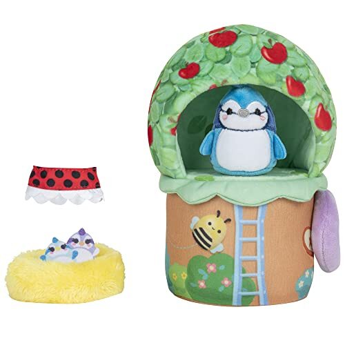 Squishville SQM0209 Deluxe Tiptop Boomhuis Inclusief 2 inch Babs The Blue Jay Pluche, Lieveheersbeestje Jurk, Vogelnest & Boomhuis Speelscènespeelgoed voor kinderen, Multi