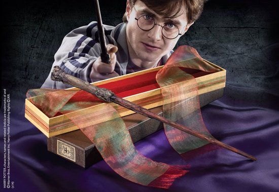 The Noble Collection Noble Collection Harry Potter - Harry Potter's Wand in Ollivanders Box Replica - Film & Series Merchandise