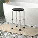 Tabouret de douche réglable en hauteur, siège ergonomique antidérapant, charge max 136 kg, aluminium HDPE noir