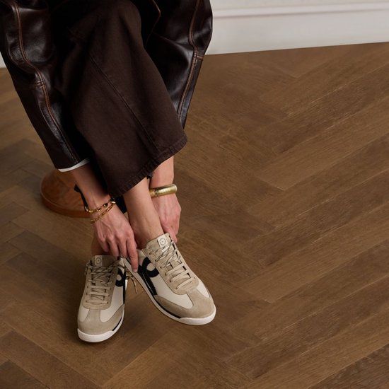 Manfield Dames Beige Suède Sneakers met Leren Details Maat 40