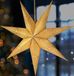 BRUBAKER 60 cm Papieren Kerstster om op te Hangen - Raam Adventster - 3D Papieren Ster met E14 Voet - Hangende Kerstdecoratie Lichtster met 3,5 m Kabel - Goud