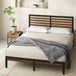 Zinus Kai Tweepersoonsbed, 140 x 190 cm, bedframe van metaal en bamboe met hoofdeinde, metalen lattenhouder, bruin en zwart