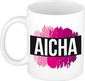 Bellatio Decorations Aicha naam cadeau koffie mok - beker - met roze verfstrepen - Cadeau collega - moederdag - verjaardag - juf - coach - 300 ml - wit