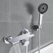 Unyqoos® Chroomkleurige badkraan met watervaluitloop en handdouche voor badkamer