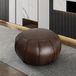 Coussin de sol rond en similicuir, couleur marron foncé, à remplir soi-même, dimensions 55x30 cm