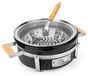 Barbecuegrill sur charbon de bois avec un design portable et des grilles en acier inoxydable