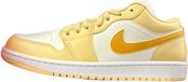 Nike WMNS Nike Air Jordan 1 Low - Sneakers - Unisex - Geel