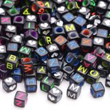 HERZWILD 1000 stuks letterkralen en hartkralen, acryl alfabet letter kubus kralen, vierkante losse A-Z kralen voor het maken van kralen, kunstnijverheid, weven, doe-het-zelf armbanden (D)