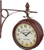 Merkloos Relaxdays Stationsklok Dubbelzijdig Retro Klok met Cijfers op Batterijen Muurklok 34 x 35 x 10 cm Bruin