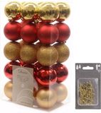 Kaemingk B.V. Kerstversiering mix pakket kunststof kerstballen goud/rood 30x stuks 6 cm met goudkleurige ophanghaakjes