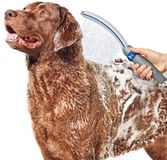 OEM Lumehelbed Handels GmbH Huisdierwasborstel & Douchesproeier — Massage-douchekop voor katten en honden — Verstelbare sproeikop — Reinigingssproeier — 2,5 meter