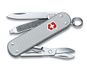 Victorinox Taschenmesser Classic Alox (5 Funktionen, Hochwertige Alox-Schalen, Klinge, Nagelfeile, Schere) silber