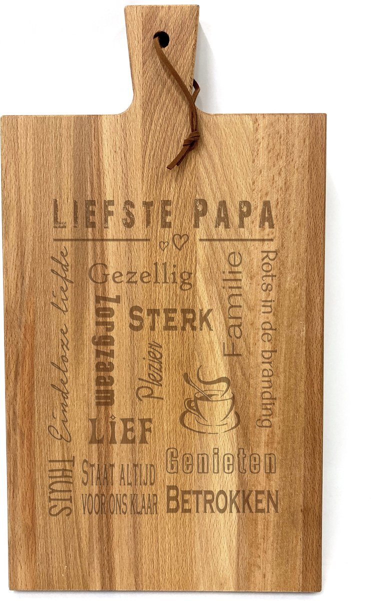 SandD-art Stoer landelijk snijplankje-hapjesplankje met tekst gravure LIEFSTE PAPA. Een origineel cadeau voor je vader, bijvoorbeeld voor vaderdag. Het formaat is 20x30cm excl. handvat.