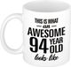 Bellatio Decorations This is what an awesome 94 year old looks like - cadeau koffiemok - beker - 300 ml - verjaardag 94 jaar - kado mok / beker