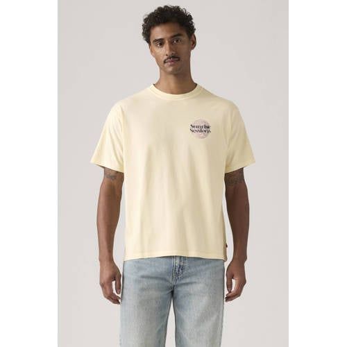 Levi's regular T-shirt met backprint lichtgeel