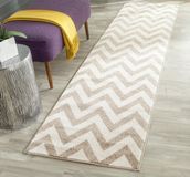 Safavieh Chevron Runner Rug, AMT419