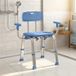 Tabouret de douche ergonomique avec accoudoirs, dossier, hauteur et assise réglables, bleu