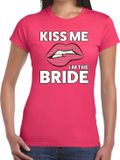 Bellatio Decorations Kiss me I am The Bride t-shirt roze dames - feest shirts dames - vrijgezellenfeest kleding L