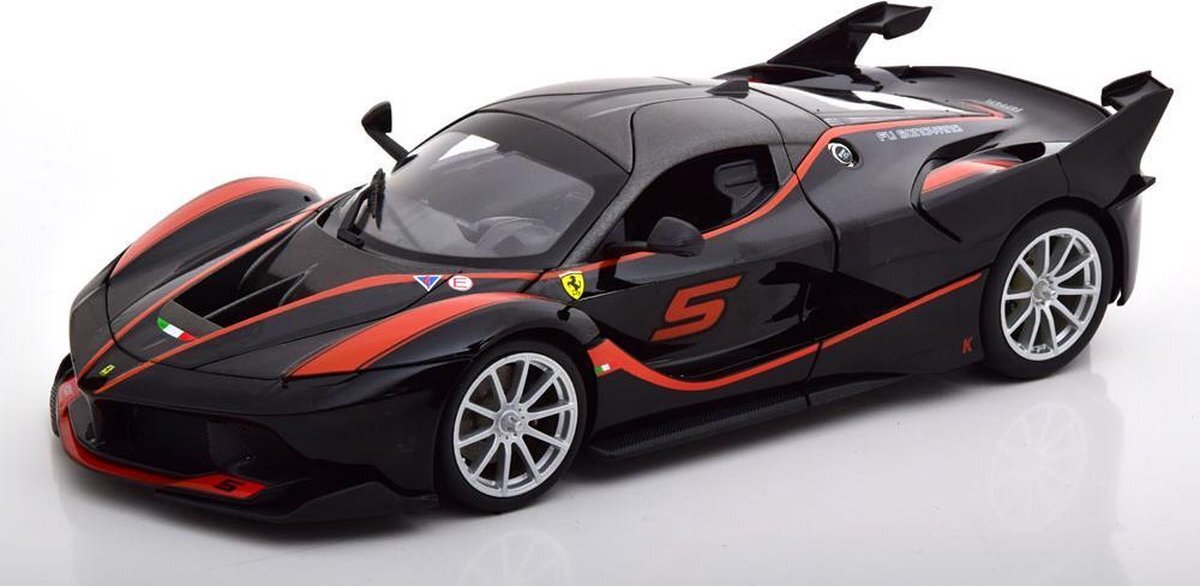 Bburago Ferrari FXX K No.5 2015 Zwart/Rood 1:18 Burago