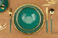 HowHomely LISSA Serie - Service de table - Vert avec bordure dorée - Ensemble de deux assiettes de table