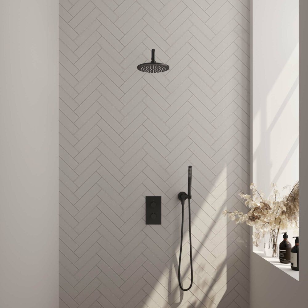 Brauer Black Carving thermostatische inbouw regendoucheset met 2-weg omstel 40cm gebogen wandarm met 20cm ronde hoofddouche 1 stand staafhanddouche 150cm gladde doucheslang met aansluitbocht en handdouchehouder Zwart mat 5-S-123