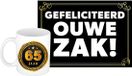 Bellatio Decorations Koffiemok 65 Jaar Man Medaille met Gefeliciteerd Ouwe Zak Wenskaart