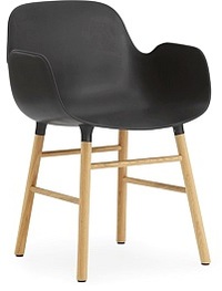 Normann Copenhagen Form Armchair - Stoel - Zwart met eiken onderstel