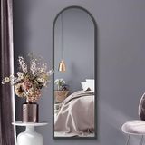 MirrorOutlet Volledige lengte zwarte grote hoge gebogen metalen moderne wandspiegel: 160 x 53 cm