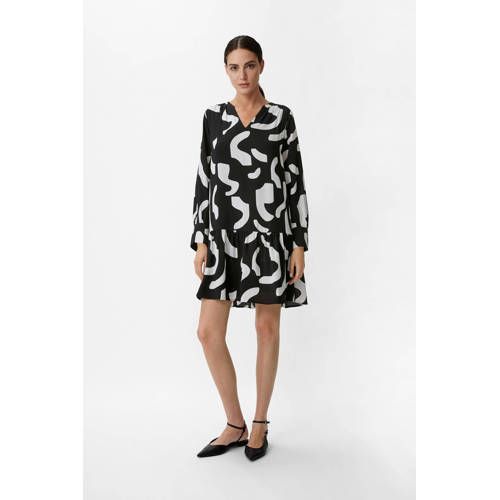 Comma jurk met grafische print en volant zwart/ wit