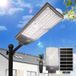 Gliese Straatverlichting 2000W Zonne-energie Straatlamp met 30000mAh Batterij, Koelwit Licht, 4 Modi met Bewegingssensor, 144 LED's, Zonne-energie Floodlights