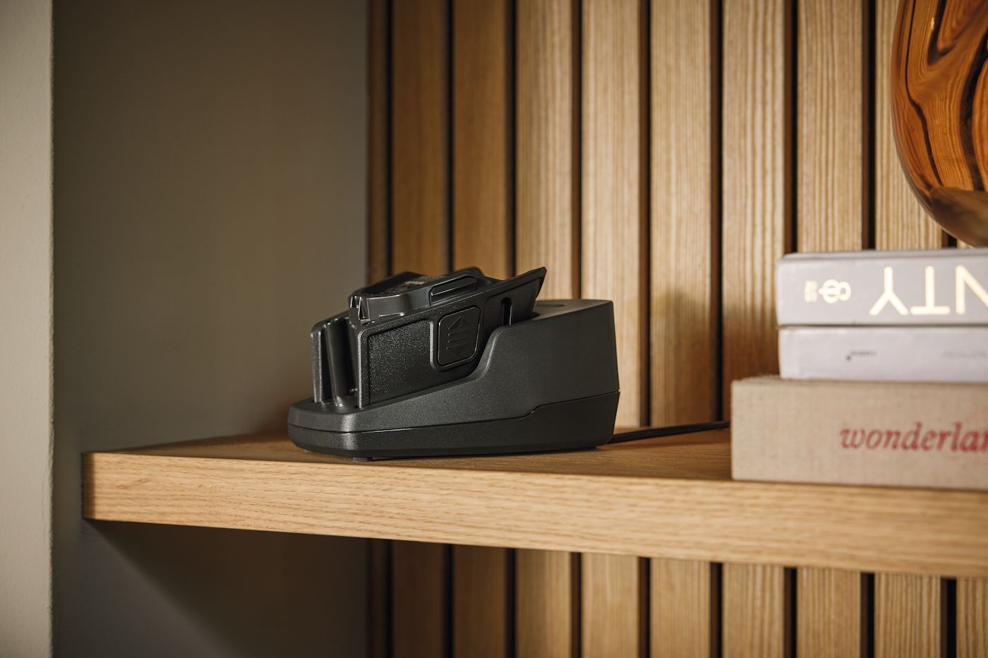 Miele Triflex HX1 Charging Station - Black