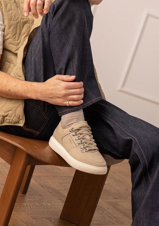 Manfield - Heren - Beige nubuck sneakers - Maat 43